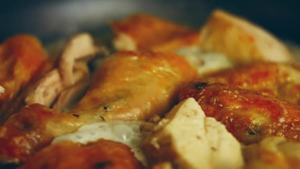 Georgische Shkmeruli Rezept Huhn Groß Wie Ein Truthahn — Stockvideo