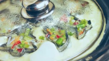 Yeni anneler için sebzeli Healty Omlette. 4k Tarifi