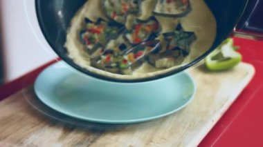 Yeni anneler için sebzeli Healty Omlette. 4k Tarifi