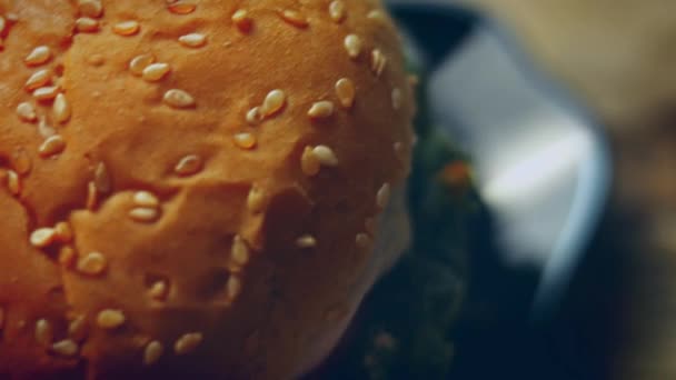 Smaczne Niskokaloryczne Zielone Hamburgery Jedzenie Niskokaloryczne Dla Nowych Mam Przepis — Wideo stockowe