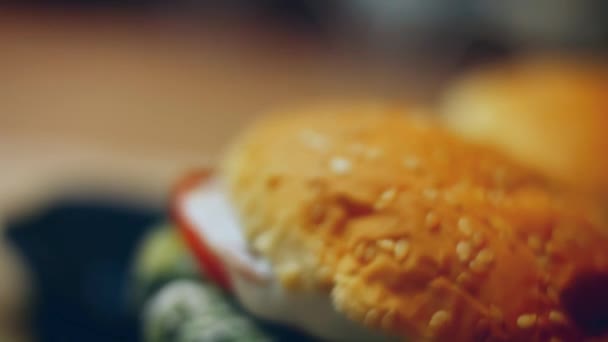 Smaklig Låg Kalorihalt Gröna Hamburgare Kalorifattig Mat Till Nya Mammor — Stockvideo