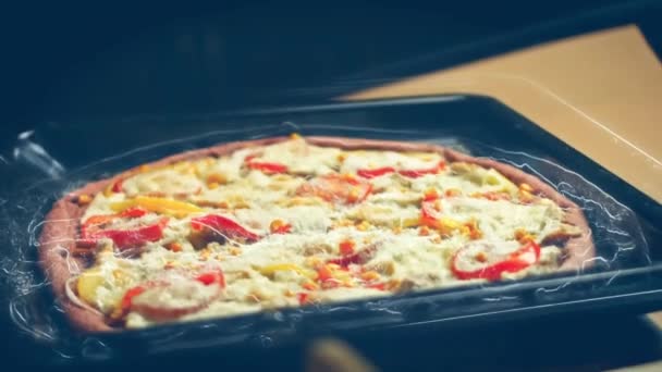 新妈妈的味道鲜美披萨 4K视频配方 — 图库视频影像