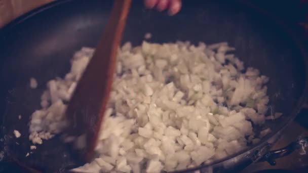 Aku Menggoreng Bawang Dan Bawang Putih Resep Falscher Hase Resep — Stok Video