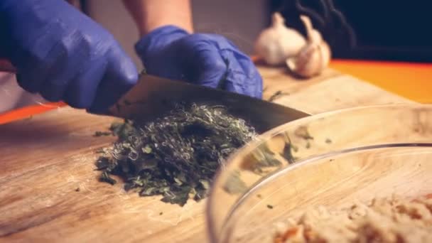 Cut Small Parsley Falscher Hase Recipe Video Recipe — Stock Video