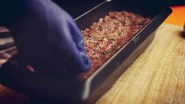 Coloca Pastrami Ternera Sobre Relleno Carne Receta Falscher Hase Video — Vídeos de Stock