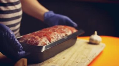 Buhar çıkaran sahtekar bir hase sunuyorum. Falscher Hase tarifi. 4k video tarifi.