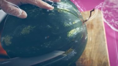 Karpuzu kestim. Sepet şeklinde karpuz yaparım. 4k video