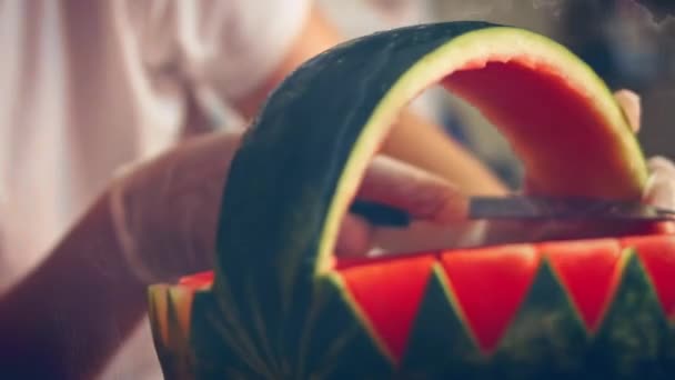 Aku Memotong Semangka Aku Membuat Semangka Dalam Bentuk Keranjang Video — Stok Video