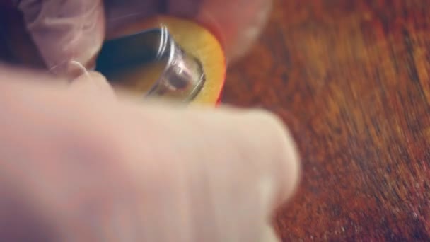 Elma Şeklinde Kurutulmuş Elma Cipsi Kusulur Yavaş Çekim Ezilmiş Susuz — Stok video