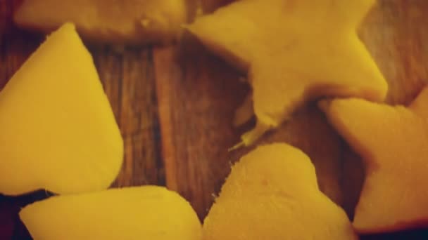 Corté Las Piezas Mango Forma Corazón Estrellas Vídeo — Vídeo de stock