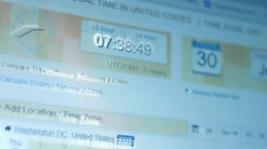 Ekrandaki parmaklıklarda saniyeleri izle. Ekranda pikselleri vur.