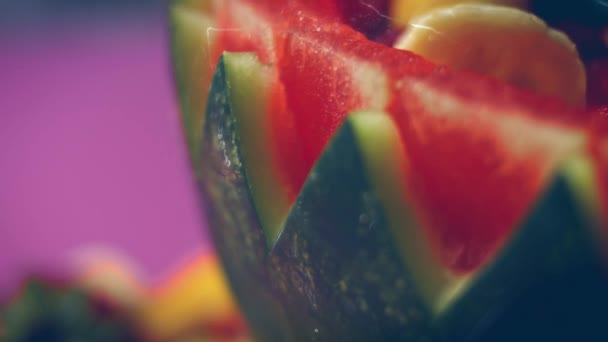 Rádi Vám Představíme Kreativní Ovocný Salát Vodním Melounovém Koši Překrásnou — Stock video