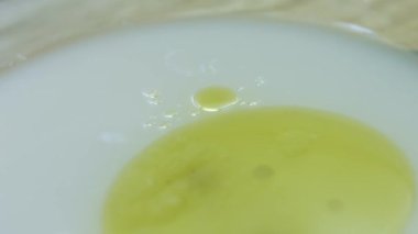 Evde New York usulü pizza yapmak.