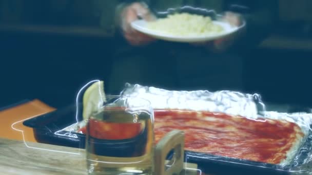 Evde New York Usulü Pizza Yapmak — Stok video