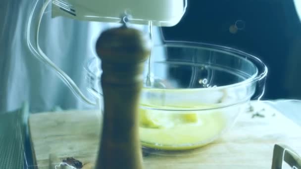 Misturo Manteiga Com Batedeira Ingredientes Para Massa Com Uma Colher — Vídeo de Stock