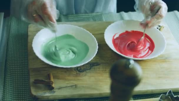 Add Red Green Food Colors Royal Icing Best Homemade Gingerbread — Stock Video