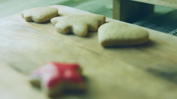 진저브레드 쿠키를 장식품으로 장식하죠 베스트 진저브레드 — 비디오