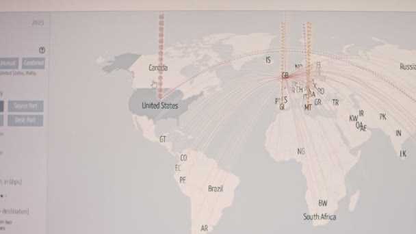 带有数据箭头的世界地图从各国连接起来 Ddos每天在全世界的攻击次数最多 — 图库视频影像