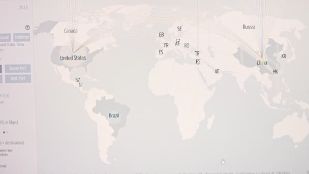 Wereldkaart Met Data Pijlen Verbinden Van Land Dagelijkse Ddos Aanvallen — Stockvideo