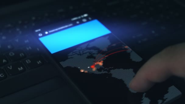 Simulatie Van Cyberaanvallen Een Mobiel Telefoonscherm Cyberaanval Cyberbeveiligingsconcept — Stockvideo