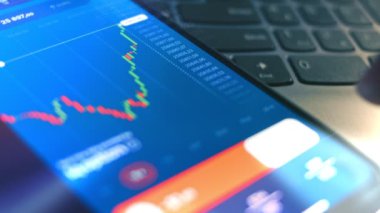 Cep telefonu ekranındaki animasyon grafikleri için dinamik veri görselleri. Ticaret, borsa ve kripto dünyasını araştır. Hologram etkisi