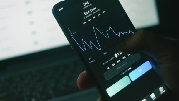 Beursgegevens Een Scherm Van Een Mobiele Telefoon Financieel Data Concept — Stockvideo