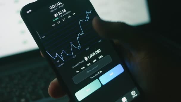 Beursgegevens Een Scherm Van Een Mobiele Telefoon Financieel Data Concept — Stockvideo