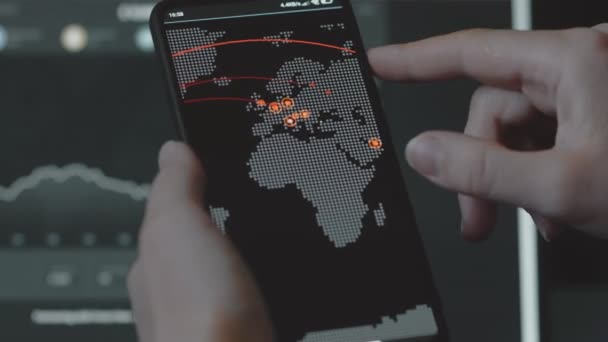 Ciberataque Ciberseguridad Concepto Red Global Mapa Mundial Del Teléfono Móvil — Vídeo de stock