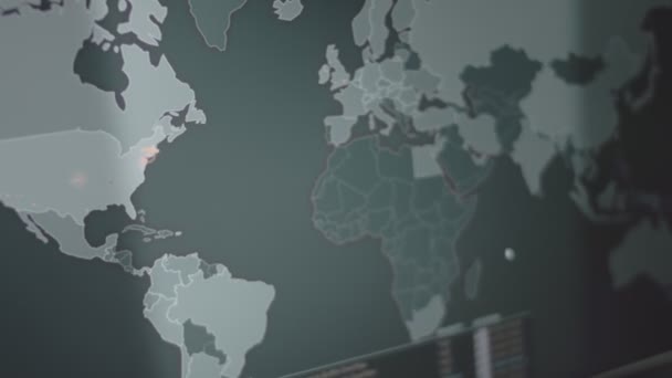 Globalt Cyberangrep Med Verdenskart Dataskjermen Nettverkskommunikasjon Cyberangrep Liste Angrep Verdensomspennende – stockvideo