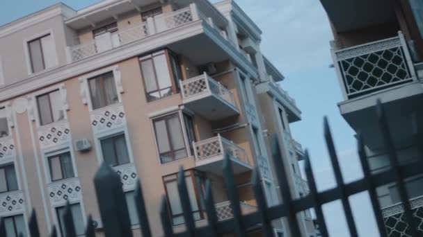 城市住宅区 现代公寓楼 — 图库视频影像