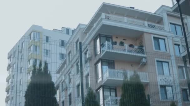 Woonwijk Stad Moderne Appartementengebouwen — Stockvideo