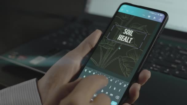Inscrição Saúde Solo Smartphone Designer Fazendo Design Anúncio Aplicativo Móvel — Vídeo de Stock