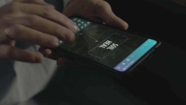 Надпись Почве Смартфоне Мбаппе Создает Дизайн Рекламы Мобильном Приложении — стоковое видео