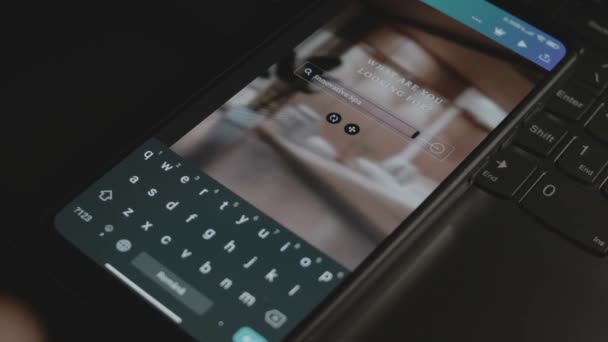 Инновационная Надпись Смартфоне Мбаппе Создает Дизайн Рекламы Мобильном Приложении — стоковое видео