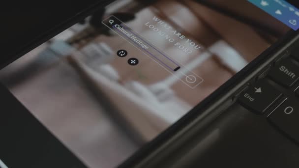 Надпись Культурного Наследия Смартфоне Мбаппе Создает Дизайн Рекламы Мобильном Приложении — стоковое видео