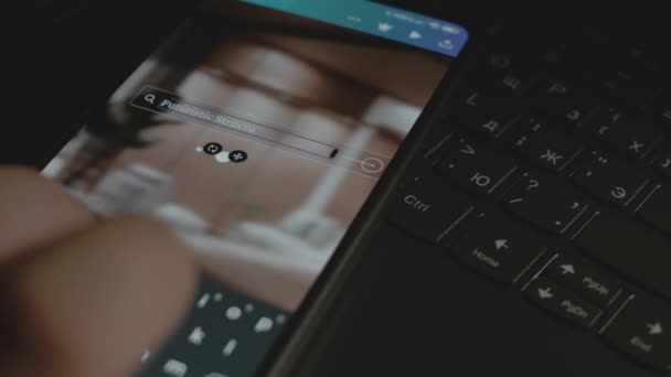 Надпись Футуристических Структур Смартфоне Мбаппе Создает Дизайн Рекламы Мобильном Приложении — стоковое видео
