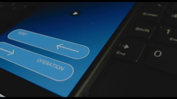 Port Művelet Felirat Okostelefon Képernyőjén Tervező Hirdetési Tervet Készít Mobil — Stock videók