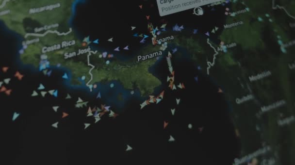 Kontejner Nákladní Loď Line Sledování Globální Mapy Obrazovce Počítače Panamský — Stock video