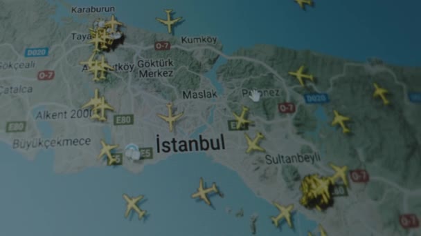 Śledzenie Samolotów Online Globalnej Mapie Ekranie Komputera Turcja Istambuł Koncepcja — Wideo stockowe