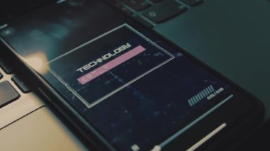 Akıllı telefon ekranına yazılan iletişim teknolojisi. İletişim konsepti. Analog etkisi.