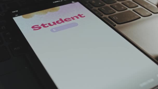 Inscrição Compromisso Estudante Apresentação Gráfica Tela Smartphone Pinceladas Aquarela Fundo — Vídeo de Stock