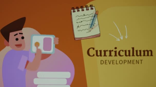 课程开发题词的橙色和沙色背景 一个快乐的男孩用平板电脑和铅笔在笔记本上写字的例子 教育概念 模糊的 — 图库视频影像