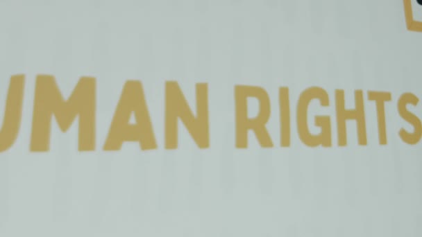 Iscrizione Dei Diritti Umani Sfondo Bianco Presentazione Grafica Con Ritratti — Video Stock