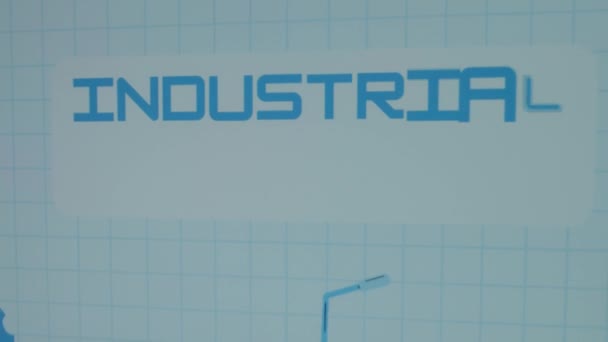 배경에 자동화 제조의 상징으로 그려진 크레인 리프팅 풍차의 그래픽 프레젠테이션 — 비디오