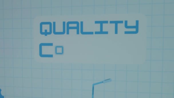 Inscripción Control Calidad Sobre Fondo Azul Hoja Matemática Presentación Gráfica — Vídeos de Stock