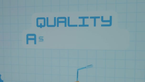 Beschriftung Der Qualitätssicherung Auf Blauem Mathematischen Blatt Hintergrund Grafische Darstellung — Stockvideo