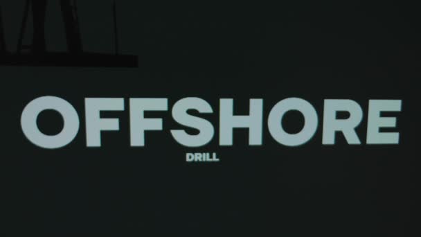 Inscripción Offshore Drilling Sobre Fondo Negro Presentación Gráfica Con Silueta — Vídeos de Stock