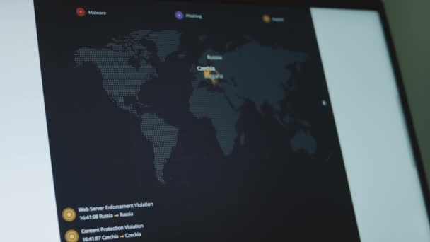 Глобальная Кибератака Всему Миру Прямая Трансляция Экране Ноутбука Крупный План — стоковое видео