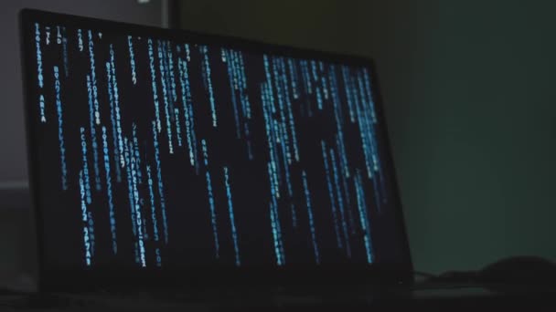 Laptop Tłem Matrixa Spadający Deszcz Kodu Cyfrowego Ekranie — Wideo stockowe