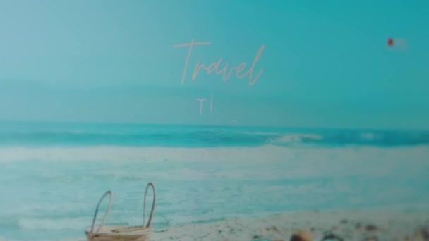 旅行小贴士在迷人的海滨背景上的题词 旅行概念 — 图库视频影像
